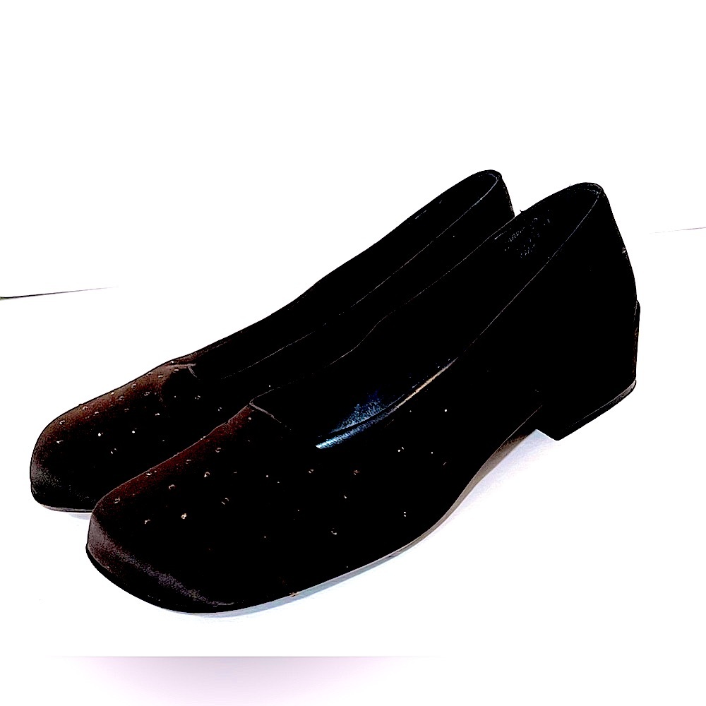 Kenneth Cole Reaction New Beginnings Black Beaded Satin Flat Shoe Slip On Size 8